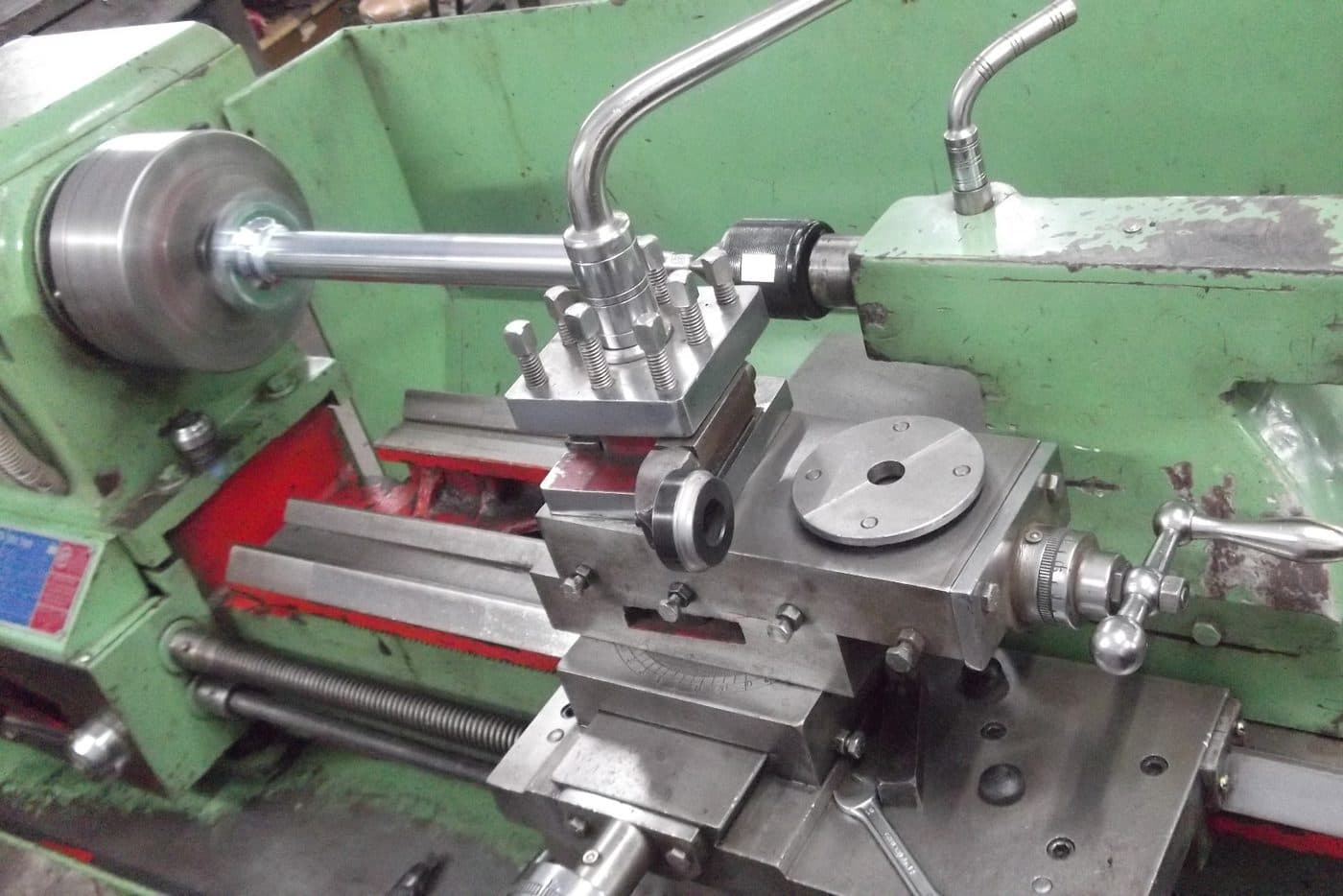 Precision lathe machine