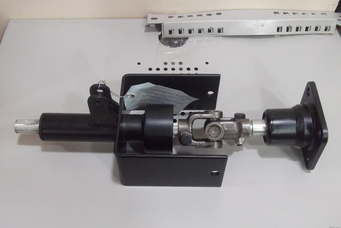 Hydraulic steering column assembly
